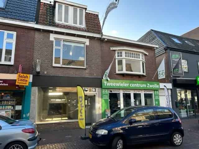 Winkelruimte Zwolle 602m2 met 4 Appartementen