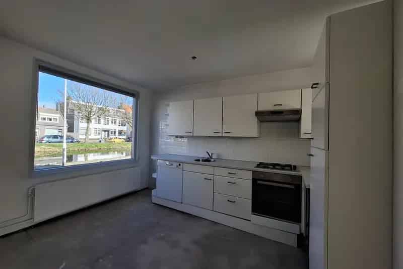 Huis te koop Overschie 3 slaapkamers tuin aan het water
