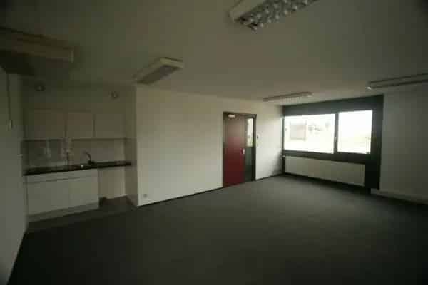 Bedrijfspand Dirksland 205m2 Bedrijfsruimte 90m2 Kantoor