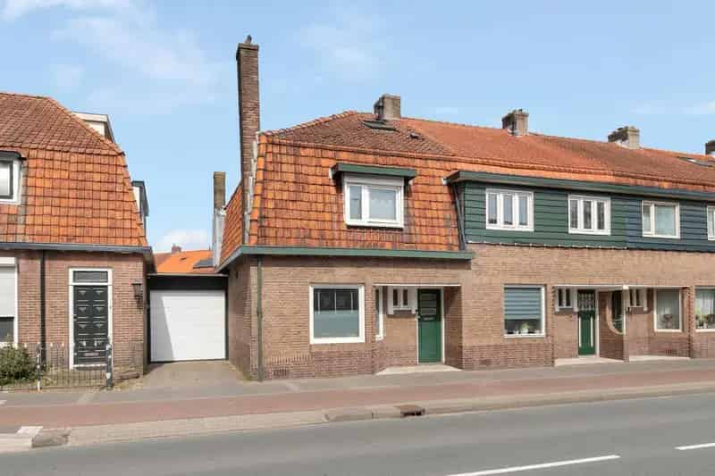 Huis te koop Hilversum: Karakteristieke hoekwoning met tuin