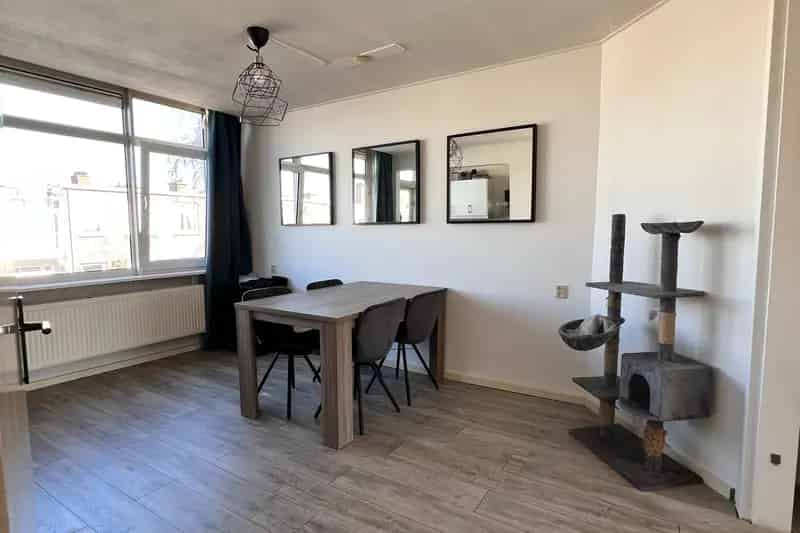 Appartement Den Haag Rustenburg Oostbroek gerenoveerd starters stellen