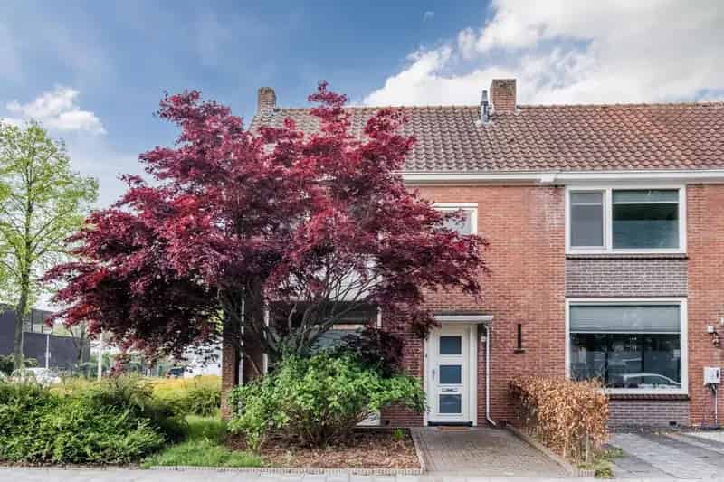 Moderne Hoekwoning Prinsejagt 4 slaapkamers Garage Tuin