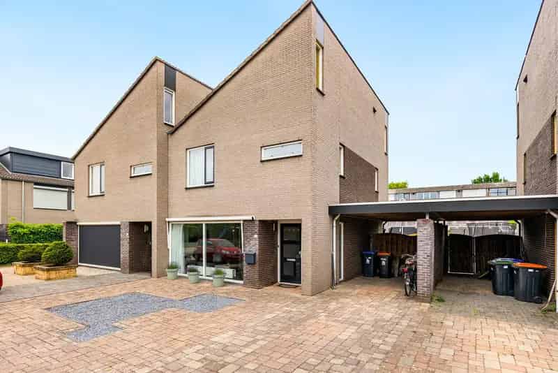 Ruime 2-onder-1-kapwoning 3 slaapkamers Landerijen
