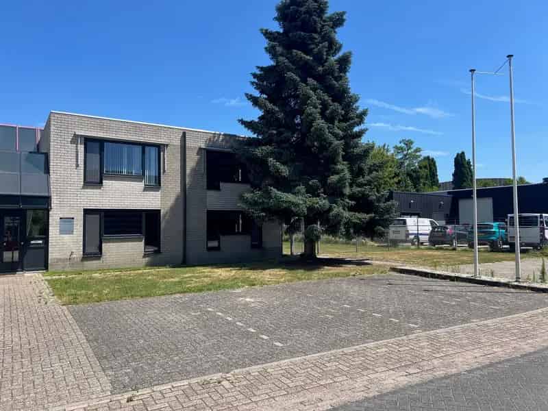 Kantoor Malden te huur: 221m2 nabij A73