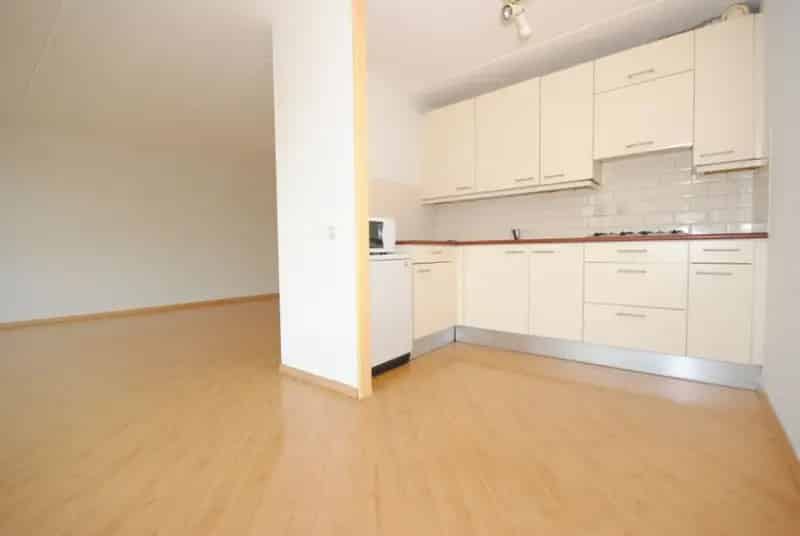 3-kamer appartement Den Haag 80m2  Laminaat Parkeerplaats Lift
