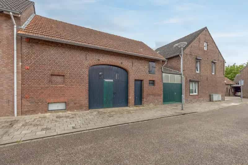 Boerderijwoning te renoveren Nieuwstadt 300m2