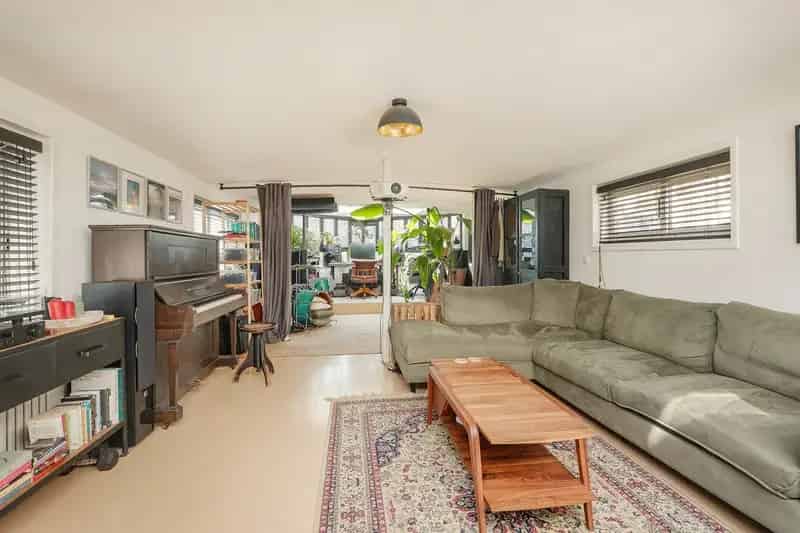 Woonboot te koop Amsterdam Wittenkade: unieke loft van ±75m²