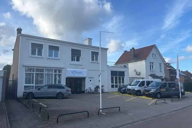 165 m2 Kantoorruimte te Huur Sittard