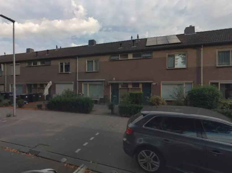 3 Slaapkamer Eengezinswoning Nabij Winkels en Sportvelden