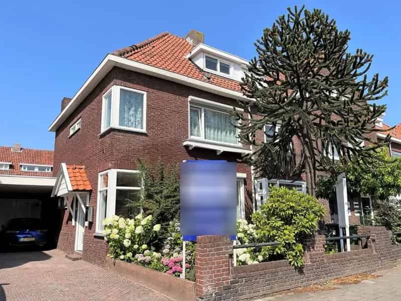 Halfvrijstaand Herenhuis Eindhoven 4 slaapkamers Garage Tuin