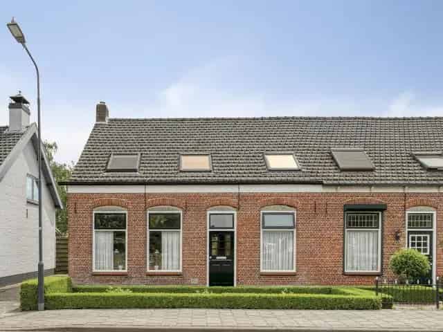 6 Slaapkamers 2-onder-1-kapwoning s Gravenpolder