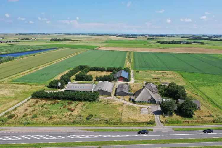 Stolpboerderij met Schuren op 18978m2 Texel