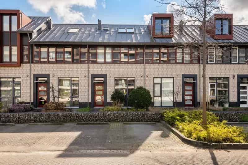 Royale 5 Slaapkamer Eengezinswoning te Hoorn