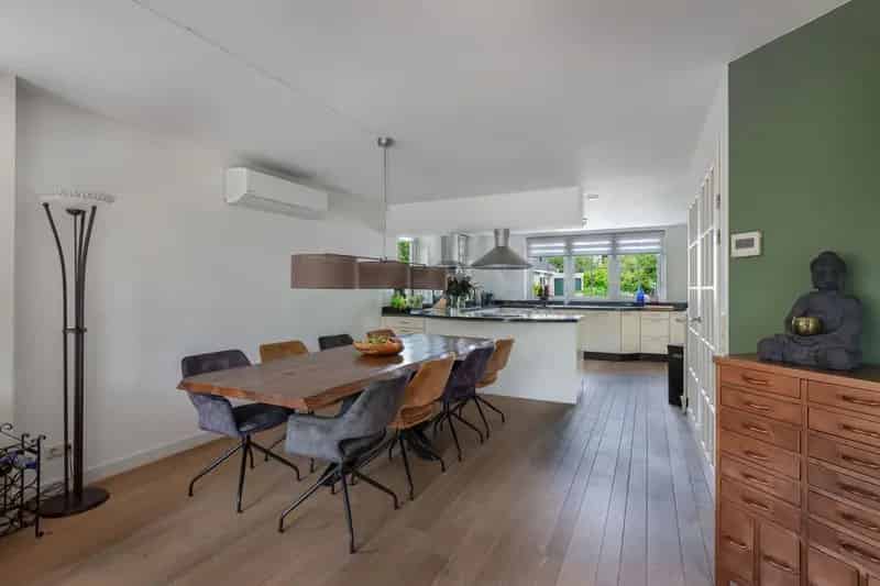 Luxe Villa 6 slaapkamers Lelystad Ruime Tuin Zonnepanelen