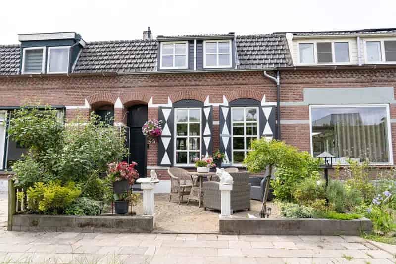 Historische woning modern comfort  gezin dubbel glas airco tuin