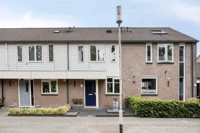Instapklare Tussenwoning Breda 4 slaapkamers  Zonnige Tuin