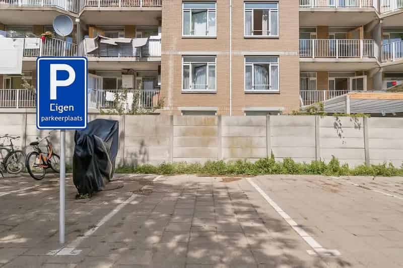 Luxe appartement Den Haag Stortenbekerstraat 133m2 terras parkeerplaats
