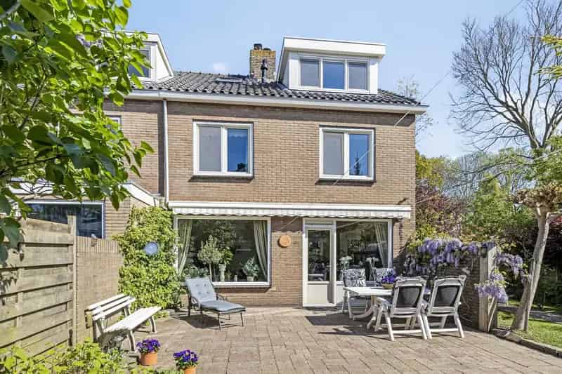 Hoekwoning 4 slaapkamers Kindvriendelijk Ruime Tuin