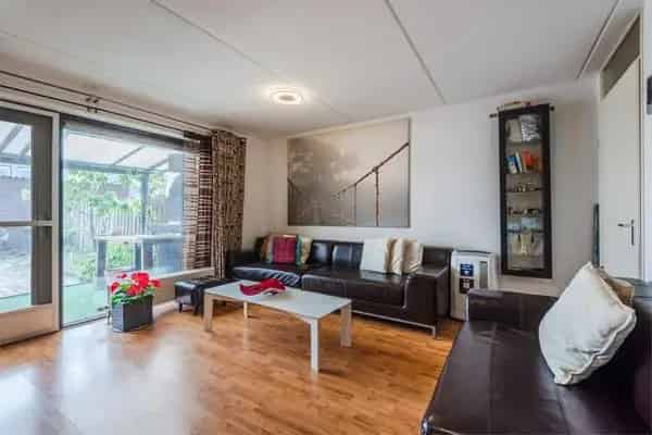 3 Kamerwoning Nabij Station en Scholen