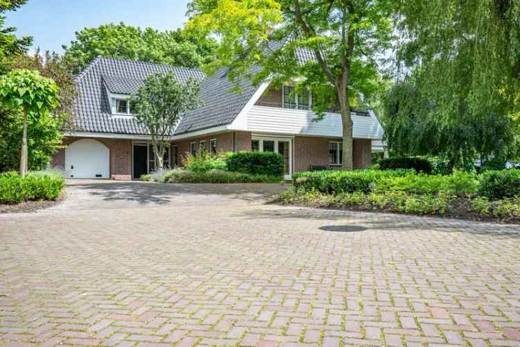 Luxe Villa te Emmeloord 341m2 Parktuin Dubbele Garage Bijgebouw