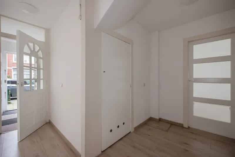 Appartement Laakkwartier Ruime Tuin Modern Badkamer