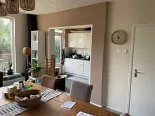 Grote Prive Slaapkamer Prinsenbeek - Rustig 5 Slaapkamer Huis