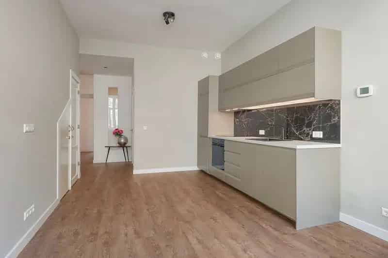 Amsterdam Pijp: Gerenoveerde Benedenwoning 51m2 met Patio