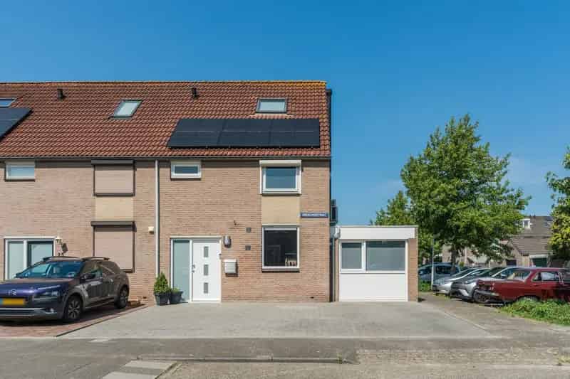 Hoekwoning Tilburg 4 slaapkamers 3 auto's tuin energielabel A
