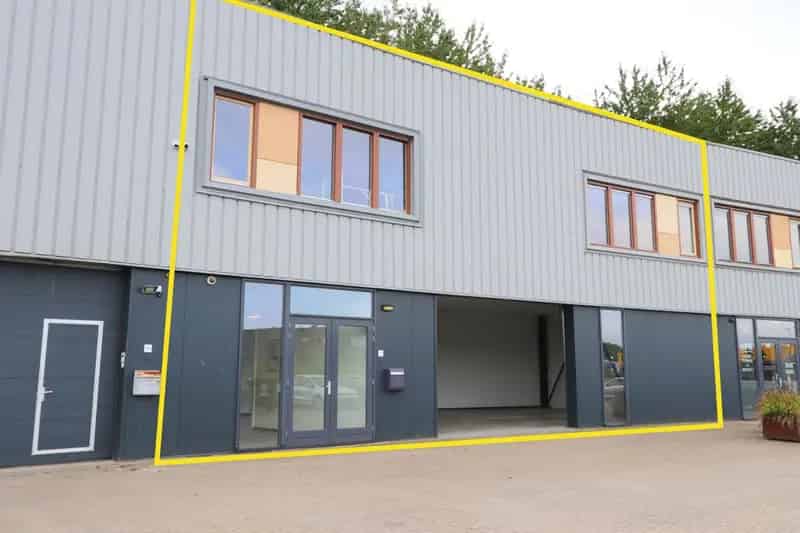 Bedrijfshal Almere Poort A6 114m2 per verdieping