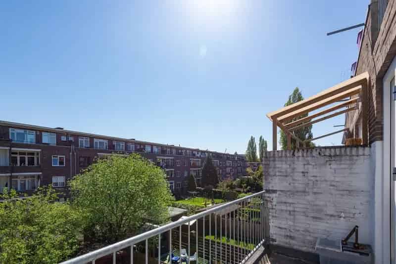 4-kamer bovenwoning Carnisse  Instapklaar  Balkon  Luxe keuken