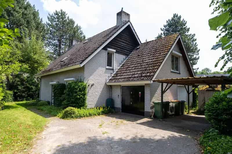 Vrijstaande Villa Breda Zuid 193m	2  Garage Tuin Modernisering