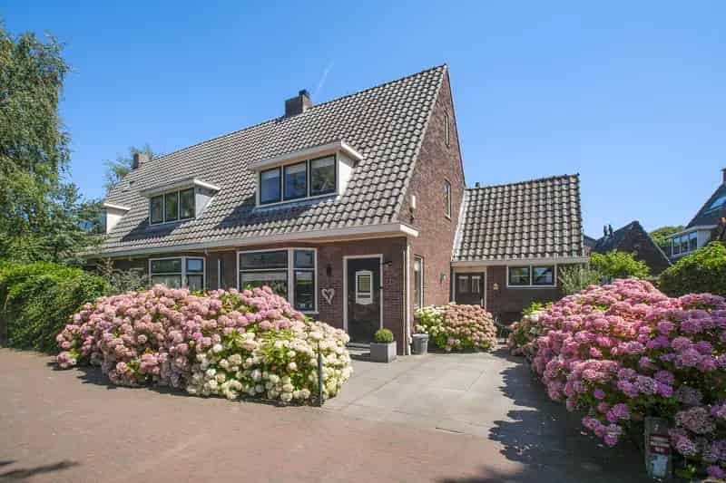 Jaren 30 woning Huizen - Modern comfort in karakteristiek huis