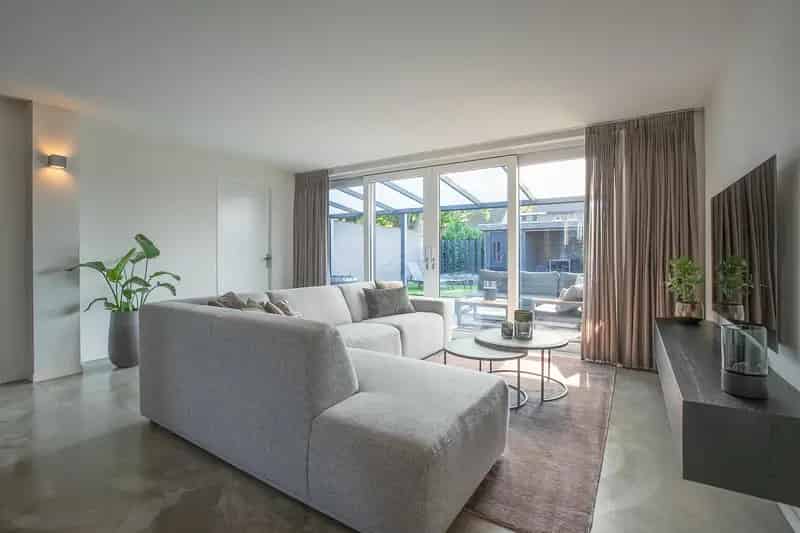 Moderne 3 Slaapkamers Woning Brunssum Ruime Tuin