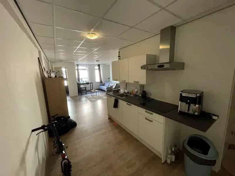 PER 1 JUNI BESCHIKBAAR: LEUK EN RUIM APPARTEMENT