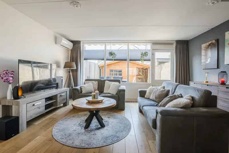 Tussenwoning Almelo 4 slaapkamers airco nieuwe keuken