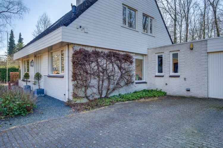 Semibungalow Veluwezoom 5 slaapkamers grote tuin