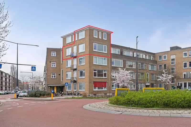 5 Kamer bovenwoning Schiedam  Nabij Station