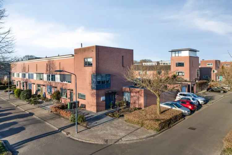 Ruime Hoekwoning 5 Slaapkamers Oosterhout