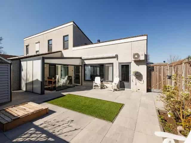 Moderne Semi-bungalow Almere-Stad: Instapklaar & Levensbestendig