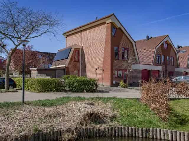 Ruime Hoekwoning met 4 slaapkamers Hoorn