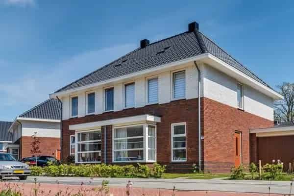 3 Slaapkamer Huis Oude Ziekenhuisbuurt 130m2 Garage Zolder
