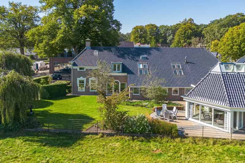Woonboerderij met Kantoor Rolde 707m2