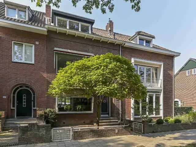 Ruim Herenhuis te Venlo met Tuin en Buitenkeuken