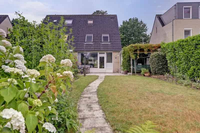 Huis te koop Hillegomlaan Tilburg: 4 slaapkamers, diepe tuin, energielabel A
