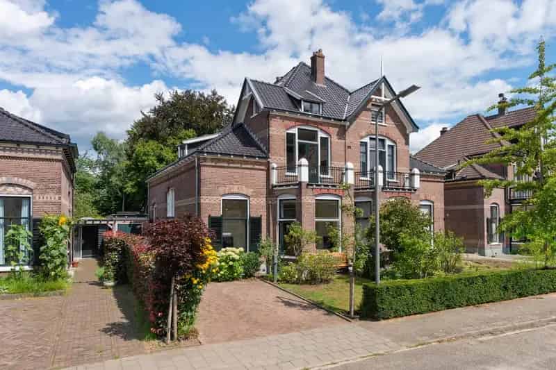 Huis te koop Velp: Instapklare monumentale villa met tuin