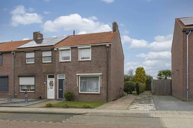 Hoekhuis Kaalheide 3 slaapkamers tuin oprit