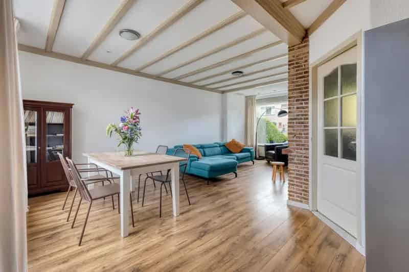 Tussenwoning Vught Kindvriendelijk Erker Uitgebouwde Keuken Tuin