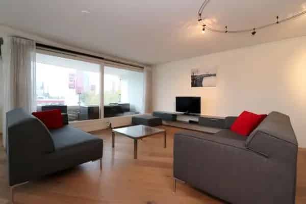 Rotterdam Centrum: 2-kamer appartement met rivieruitzicht