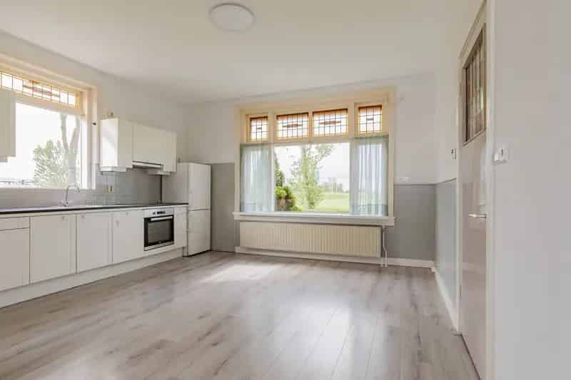 Stolpboerderij te koop: 5 slaapkamers, 2 badkamers, 298m2 ruimte