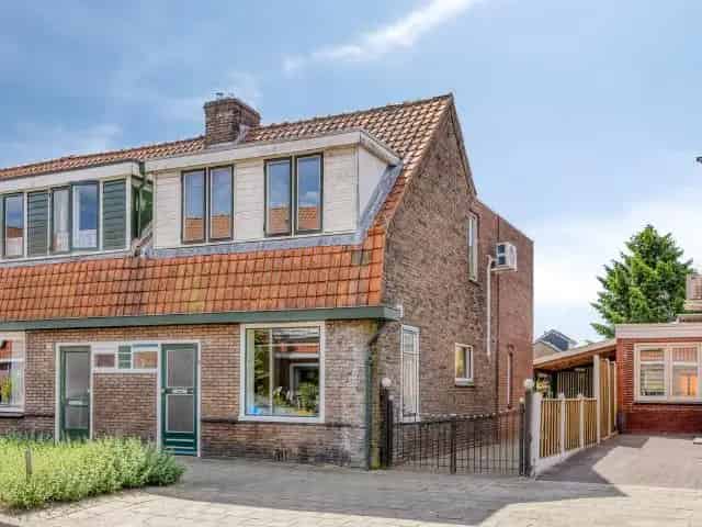 Ruime Hoekwoning 5 Slaapkamers Enschede